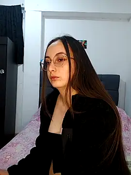 Snapshot of selene_swee chatting on October 18, 2025, 8:27 am selene swee online show from October 18, 2025, 8:27 am