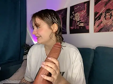 Snapshot of MoonIvy_ chatting on September 18, 2025, 5:05 pm MoonIvy  online show from September 18, 2025, 5:05 pm