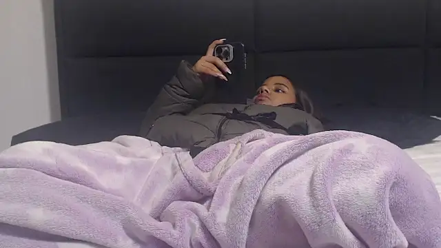 Snapshot of habdiela chatting on December 18, 2025, 11:08 pm habdiela online show from December 18, 2025, 11:08 pm