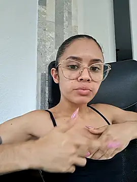 Snapshot of Britany_Sweety chatting on September 30, 2025, 5:41 pm Britany Sweety online show from September 30, 2025, 5:41 pm