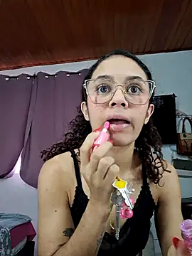 Snapshot of Britany_Sweety chatting on October 17, 2025, 4:42 pm Britany Sweety online show from October 17, 2025, 4:42 pm