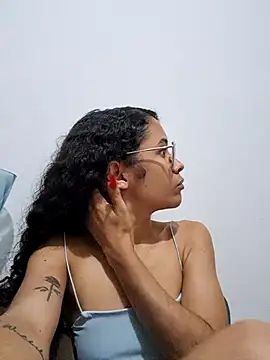 Snapshot of Britany_Sweety chatting on October 15, 2025, 6:16 pm Britany Sweety online show from October 15, 2025, 6:16 pm