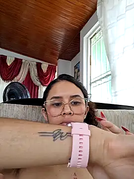 Snapshot of Britany_Sweety chatting on October 26, 2025, 6:41 pm Britany Sweety online show from October 26, 2025, 6:41 pm