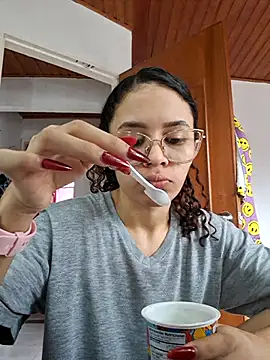 Snapshot of Britany_Sweety chatting on October 30, 2025, 2:36 pm Britany Sweety online show from October 30, 2025, 2:36 pm