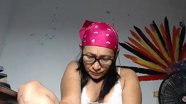 maggi hotsson online show from April 15, 2026, 3:45 am