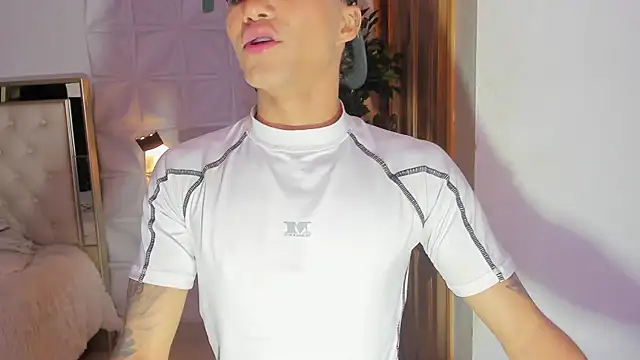 Snapshot of Wyatt_Rose chatting on November 27, 2025, 3:40 am Wyatt Rose online show from November 27, 2025, 3:40 am