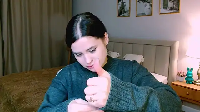 lil angel  online show from February 25, 2026, 11:48 pm