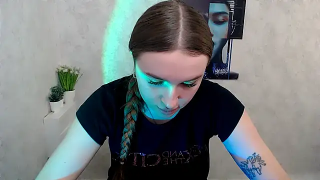 JuliaTopp  online show from February 26, 2026, 6:57 am