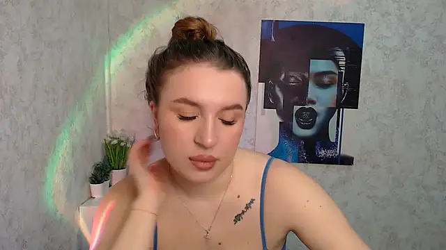 JuliaTopp  online show from February 24, 2026, 6:36 am