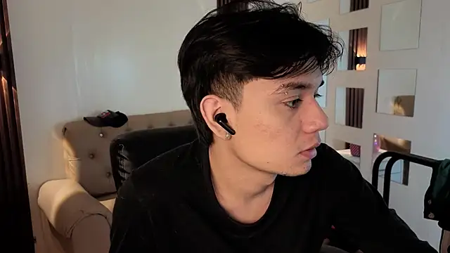 davoxer online show from April 15, 2026, 2:28 am