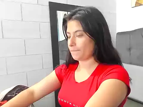 Snapshot of _Roxxxane_09 chatting on November 29, 2025, 11:38 pm Roxxxane 09 online show from November 29, 2025, 11:38 pm