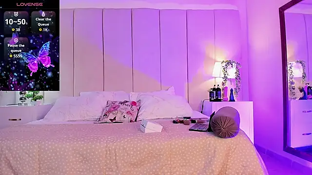 Snapshot of mia_rousse25 chatting on November 12, 2025, 12:20 pm mia rousse25 online show from November 12, 2025, 12:20 pm