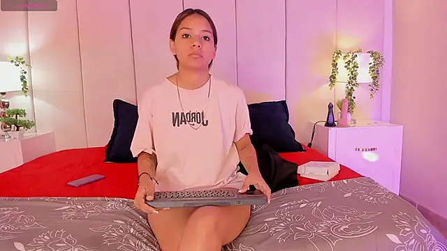 Snapshot of mia_rousse25 chatting on October 22, 2025, 1:54 pm mia rousse25 online show from October 22, 2025, 1:54 pm