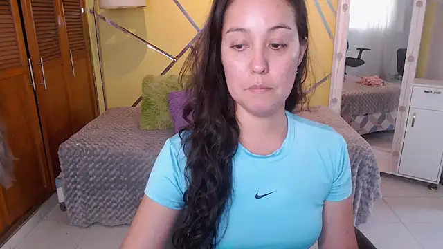 shirleyrojas online show from October 28, 2025, 7:57 pm