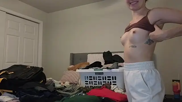 bambifarrina online show from February 8, 2026, 11:57 pm