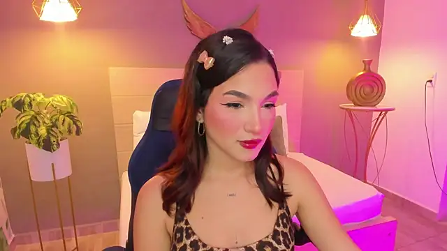 Snapshot of luma_sky_ chatting on October 24, 2025, 3:05 am luma sky online show from October 24, 2025, 3:05 am