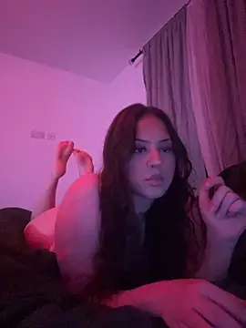 laylabliss online show from September 18, 2025, 2:14 am