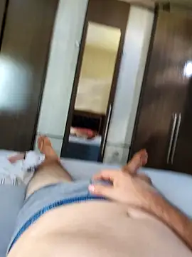 Snapshot of Gustavo198045 chatting on January 15, 2026, 4:43 pm Gustavo198045 online show from January 15, 2026, 4:43 pm