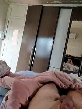 Snapshot of Gustavo198045 chatting on February 3, 2026, 11:04 am Gustavo198045 online show from February 3, 2026, 11:04 am