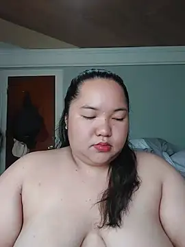 LianaCruzado online show from June 1, 2026, 3:51 am