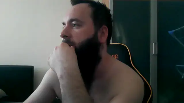 Snapshot of LondonMan1988 chatting on February 20, 2026, 10:39 am LondonMan1988 online show from February 20, 2026, 10:39 am