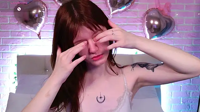 Snapshot of Aria_Vox chatting on November 5, 2025, 3:53 am Aria Vox online show from November 5, 2025, 3:53 am