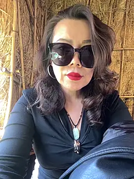 anna yngs online show from February 4, 2026, 5:46 am