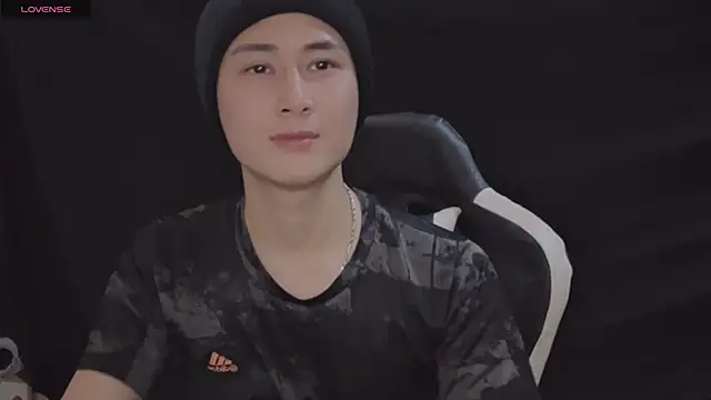 Snapshot of Tchann_22 chatting on October 19, 2025, 3:04 pm Tchann 22 online show from October 19, 2025, 3:04 pm