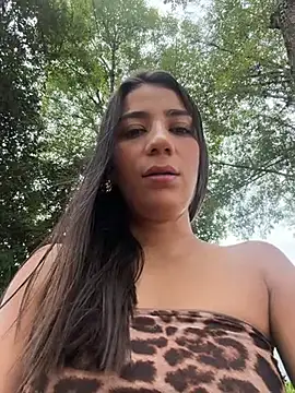 -juicy  online show from November 23, 2025, 9:36 pm