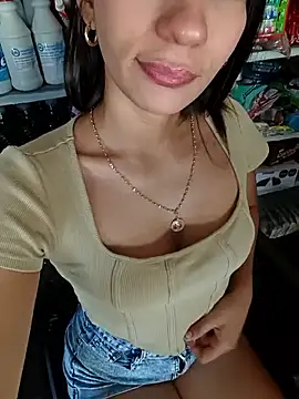 -juicy  online show from September 10, 2025, 2:27 pm