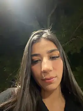 -juicy  online show from May 25, 2026, 11:36 pm