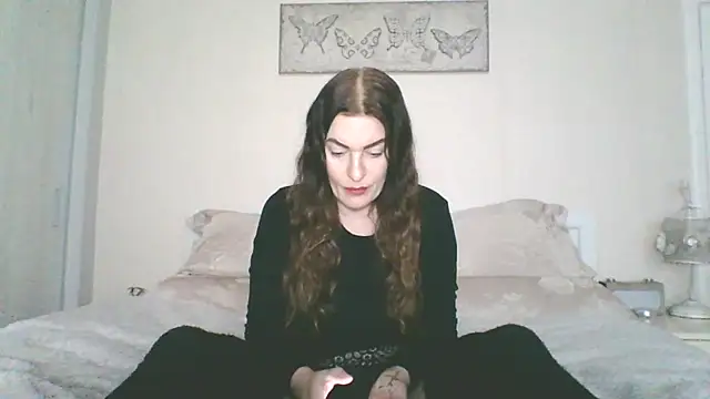 Snapshot of EllaKent chatting on February 9, 2026, 3:32 pm EllaKent online show from February 9, 2026, 3:32 pm