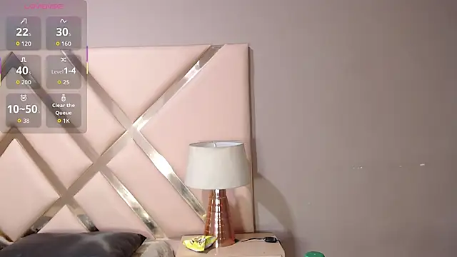 Snapshot of VioletLux chatting on October 28, 2025, 7:46 pm VioletLux online show from October 28, 2025, 7:46 pm