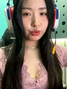 Snapshot of Abby_0505 chatting on November 7, 2025, 11:26 am Abby 0505 online show from November 7, 2025, 11:26 am