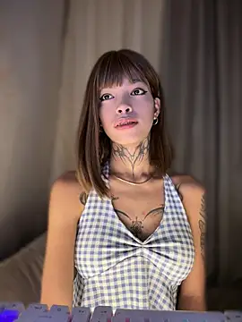 Sugarcandyyy online show from April 23, 2026, 3:57 pm