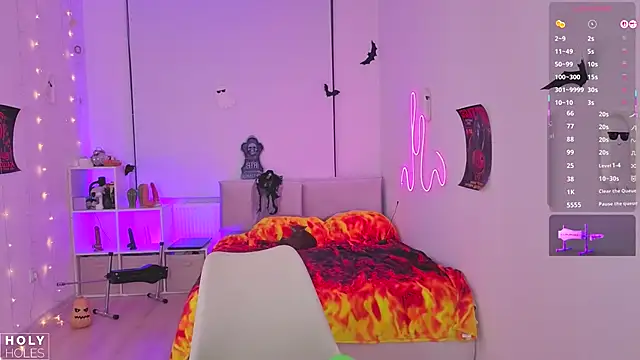 bananasgirl online show from October 31, 2025, 5:31 pm