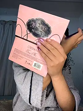 Snapshot of Yasmin777_ chatting on October 26, 2025, 12:22 am Yasmin777 online show from October 26, 2025, 12:22 am