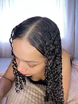 Snapshot of Yasmin777_ chatting on October 28, 2025, 7:13 pm Yasmin777 online show from October 28, 2025, 7:13 pm