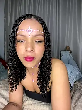 Snapshot of Yasmin777_ chatting on November 1, 2025, 2:40 am Yasmin777 online show from November 1, 2025, 2:40 am