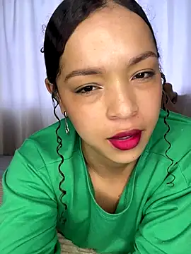 Snapshot of Yasmin777_ chatting on October 29, 2025, 9:58 pm Yasmin777 online show from October 29, 2025, 9:58 pm