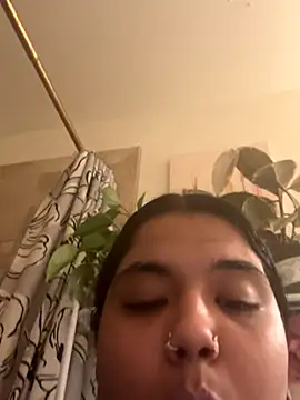 1n0nlythroat online show from December 18, 2025, 1:33 am