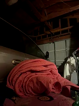 1n0nlythroat online show from November 30, 2025, 9:21 am