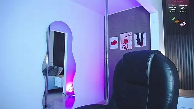 Snapshot of Dulcerose_01 chatting on October 29, 2025, 11:25 pm Dulcerose 01 online show from October 29, 2025, 11:25 pm