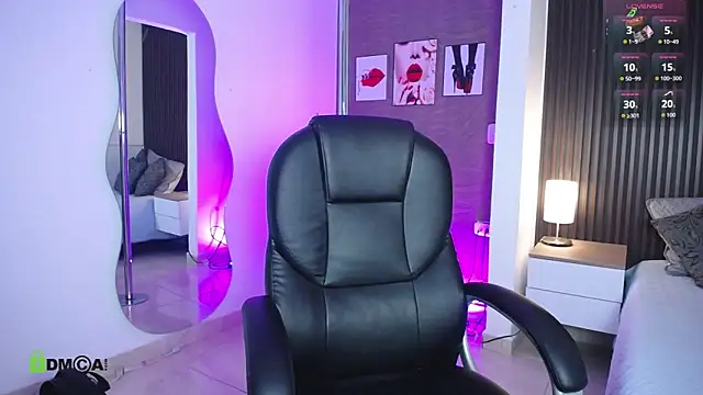 Snapshot of Dulcerose_01 chatting on October 28, 2025, 8:41 pm Dulcerose 01 online show from October 28, 2025, 8:41 pm