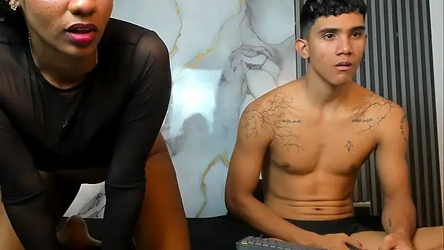 RihanandDrake online show from October 2, 2025, 3:32 am