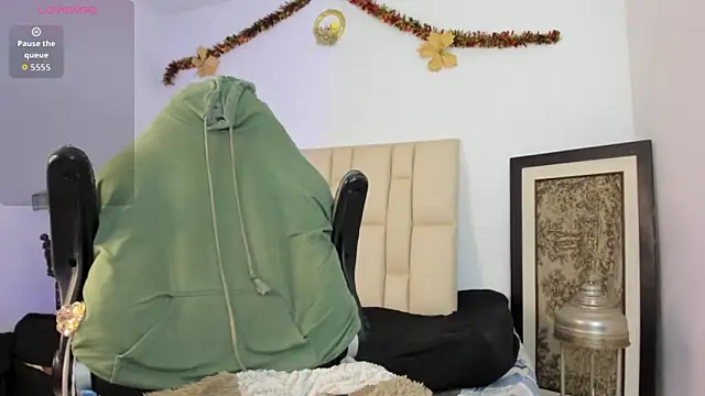 blue wxw online show from February 12, 2026, 6:13 am