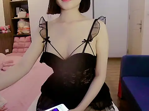 Snapshot of Hollara_love chatting on October 16, 2025, 1:08 pm Hollara love online show from October 16, 2025, 1:08 pm
