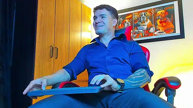 Snapshot of ALPHA_DOMINUS_ chatting on November 19, 2025, 3:39 am ALPHA DOMINUS online show from November 19, 2025, 3:39 am