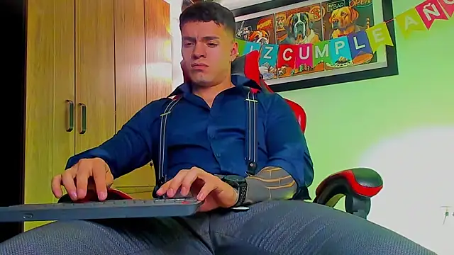 Snapshot of ALPHA_DOMINUS_ chatting on November 22, 2025, 4:00 am ALPHA DOMINUS online show from November 22, 2025, 4:00 am