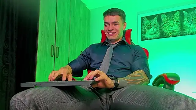 Snapshot of ALPHA_DOMINUS_ chatting on September 14, 2025, 4:02 am ALPHA DOMINUS online show from September 14, 2025, 4:02 am